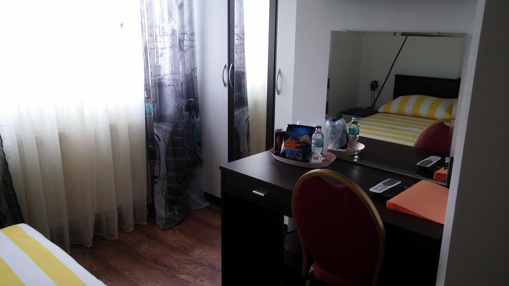 Rooms Du-Na Zagreb Bagian luar foto