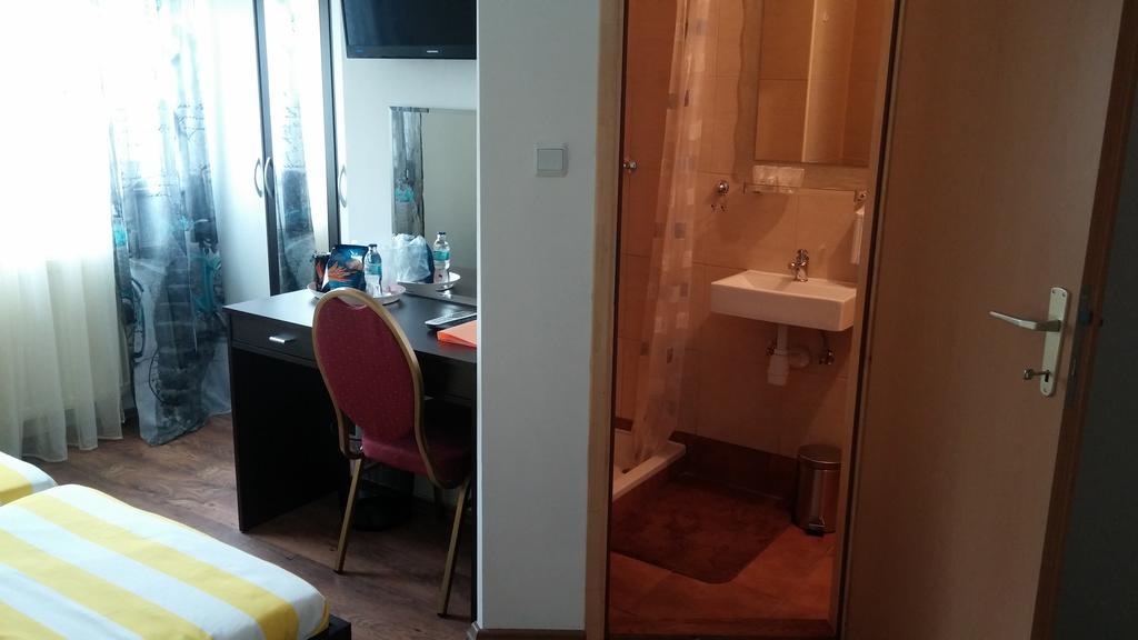 Rooms Du-Na Zagreb Bagian luar foto