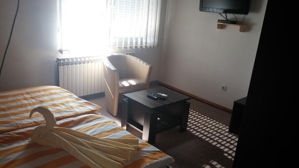 Rooms Du-Na Zagreb Bagian luar foto