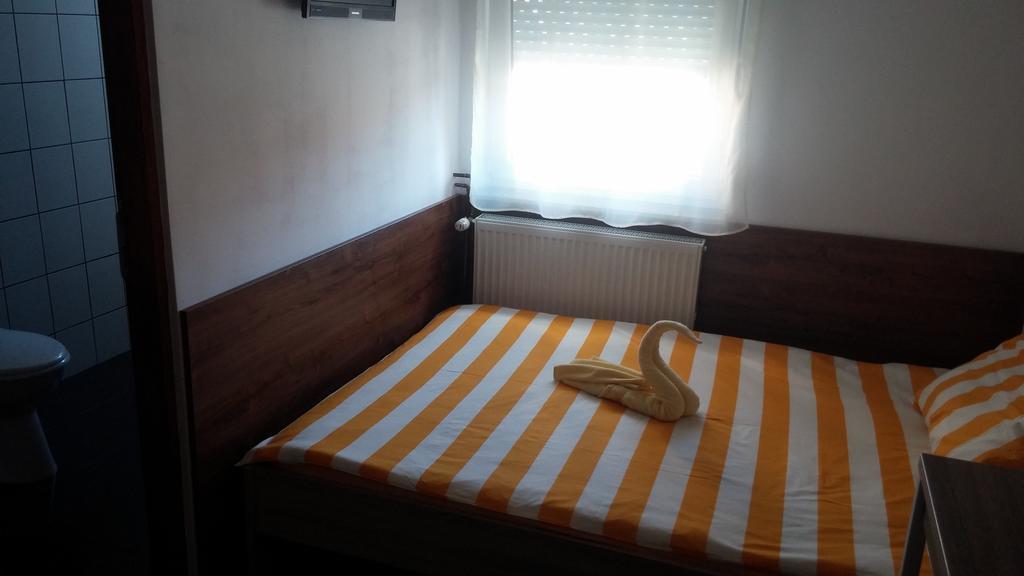 Rooms Du-Na Zagreb Bagian luar foto
